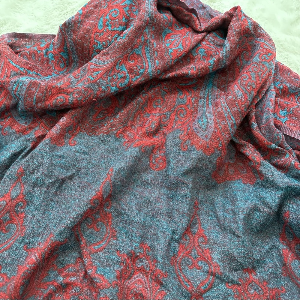Large Scarf - Picture 4 of 8